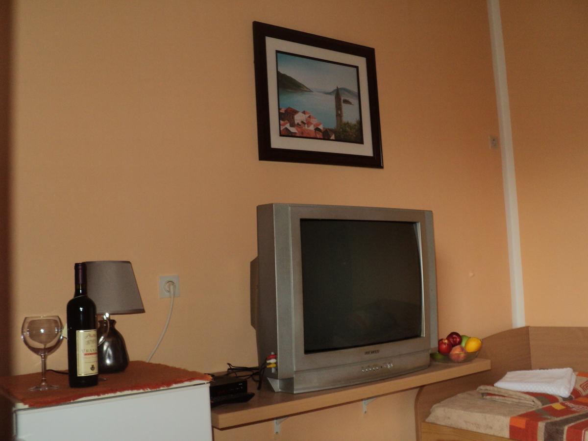 Apartments Skaljari Котор Екстериор снимка
